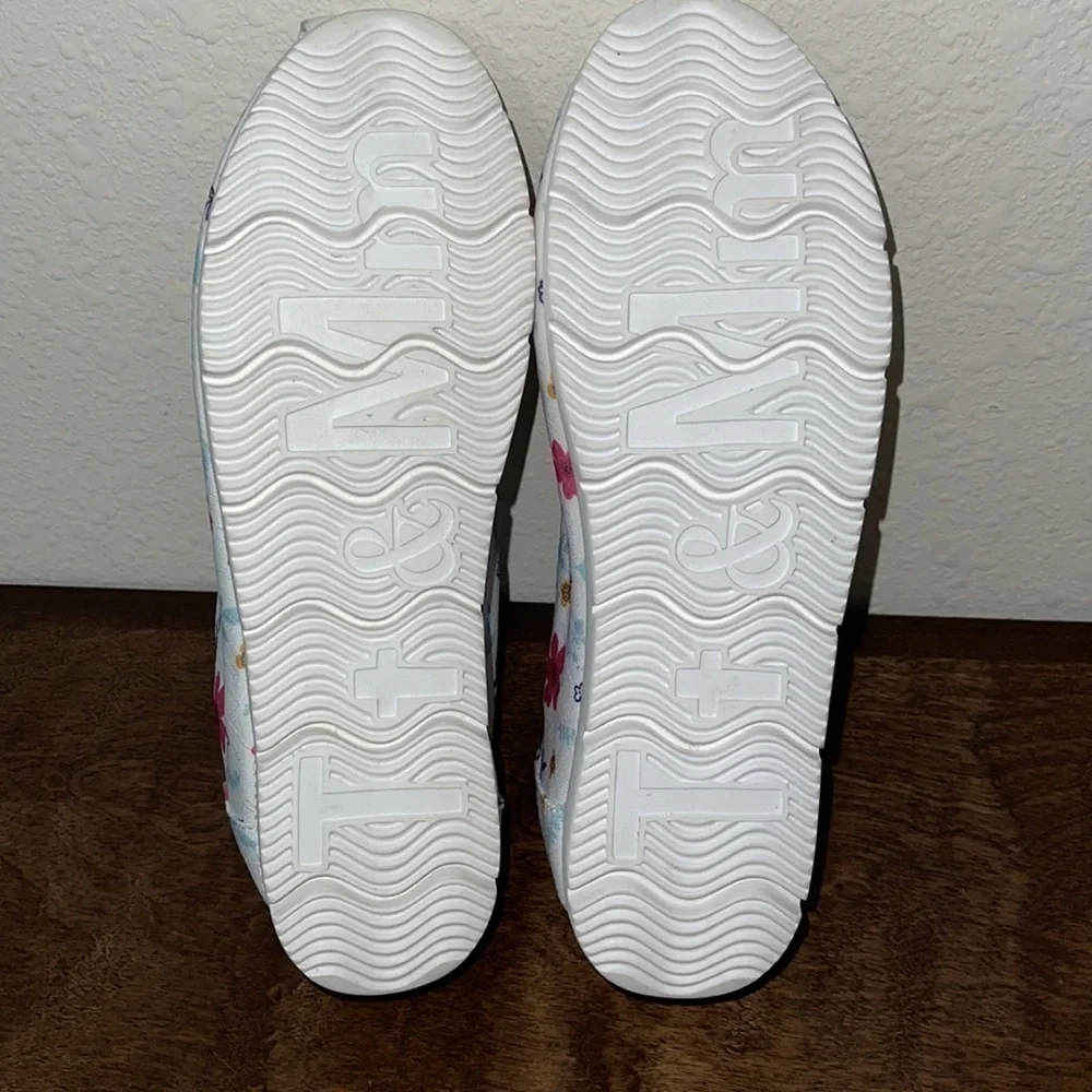 COPY - Tt & Mm Platform Floral Sneakers Sz. 9  like new!